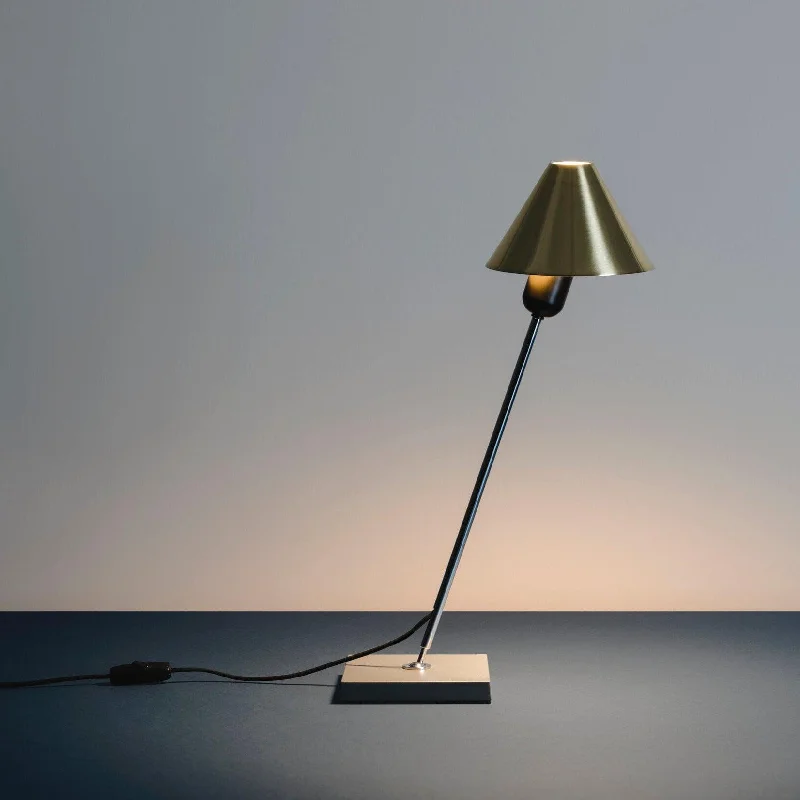 Santa & Cole Gira Table Lamp