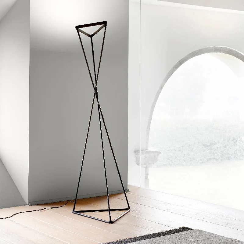 Tango Floor Lamp