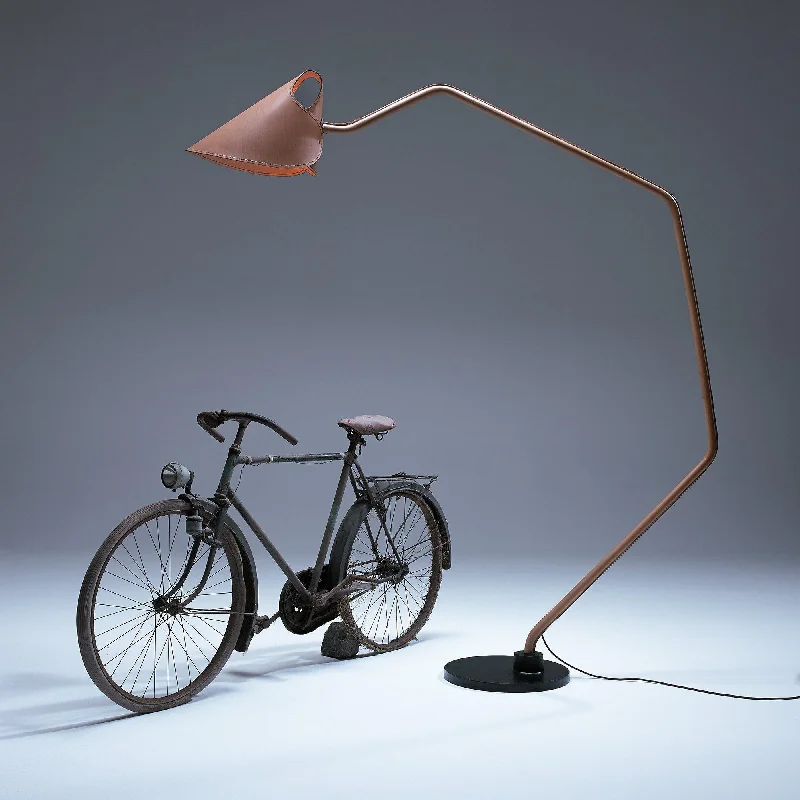 Jacco Maris Mrs.Q Floor Lamp Totally Leather